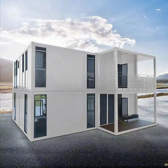 Instant Setup: Modular Container House with Detachable Features
