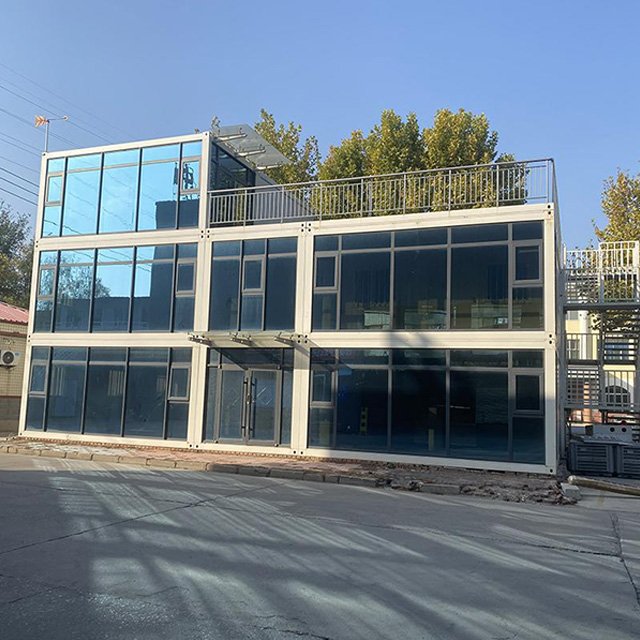 Flexible Living Solution: Detachable Container Shelter